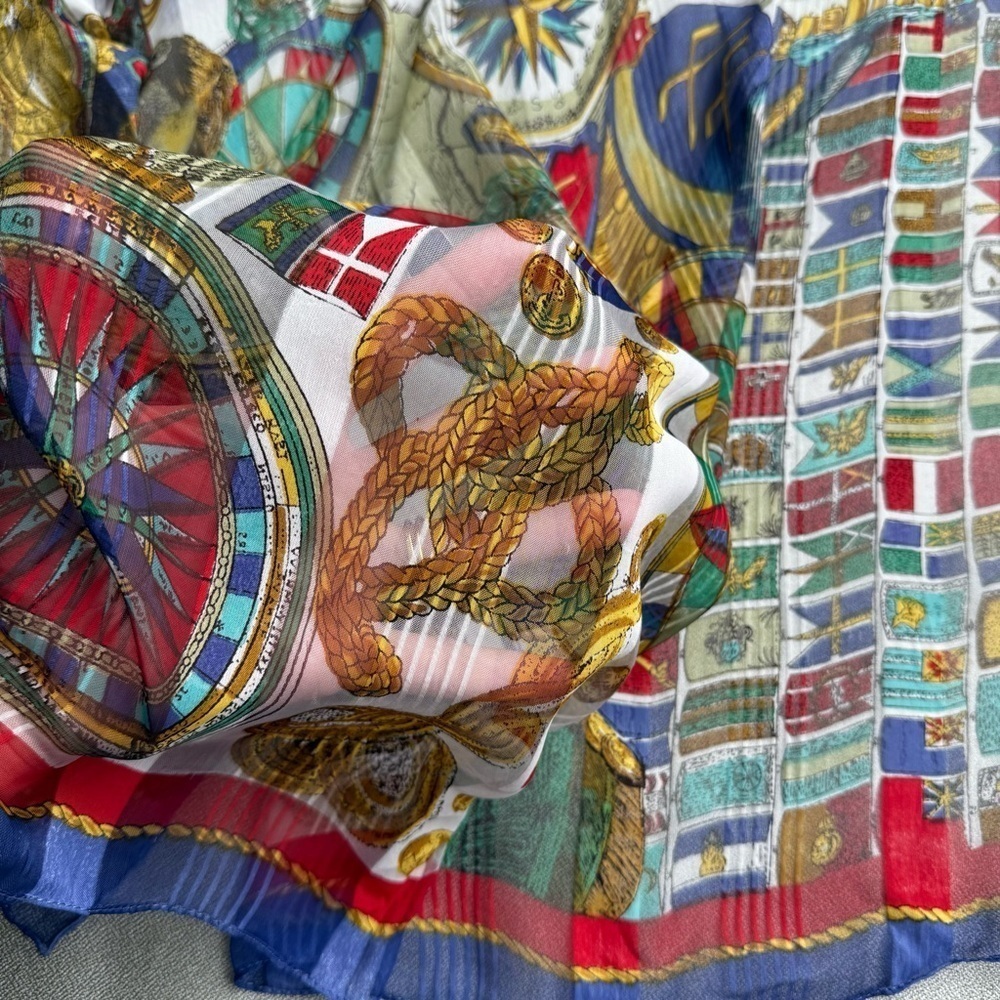Vintage Liz Sinclair Square Sheer Scarf 100% Rayon Emperors Conquerors 31x31” - Picture 6 of 7